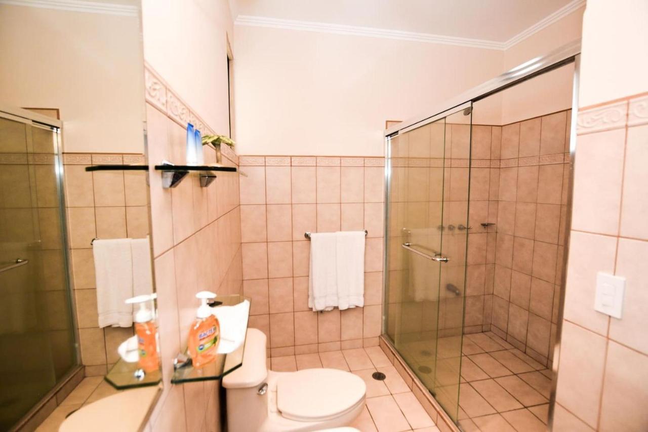 普拉亚弗拉明戈Exquisitely Decorated 5Th-Floor Aerie With Views Of Two Bays In Flamingo别墅 外观 照片